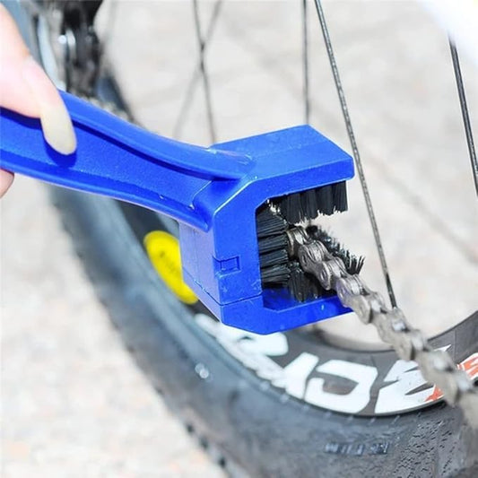 Universal Motorcycle/Cycle Chain Cleaner Brush for Bikes – 3-Sided Durable Bristle Brush for Cleaning Chain, Sprockets & Gears (Blue, Pack of 1).