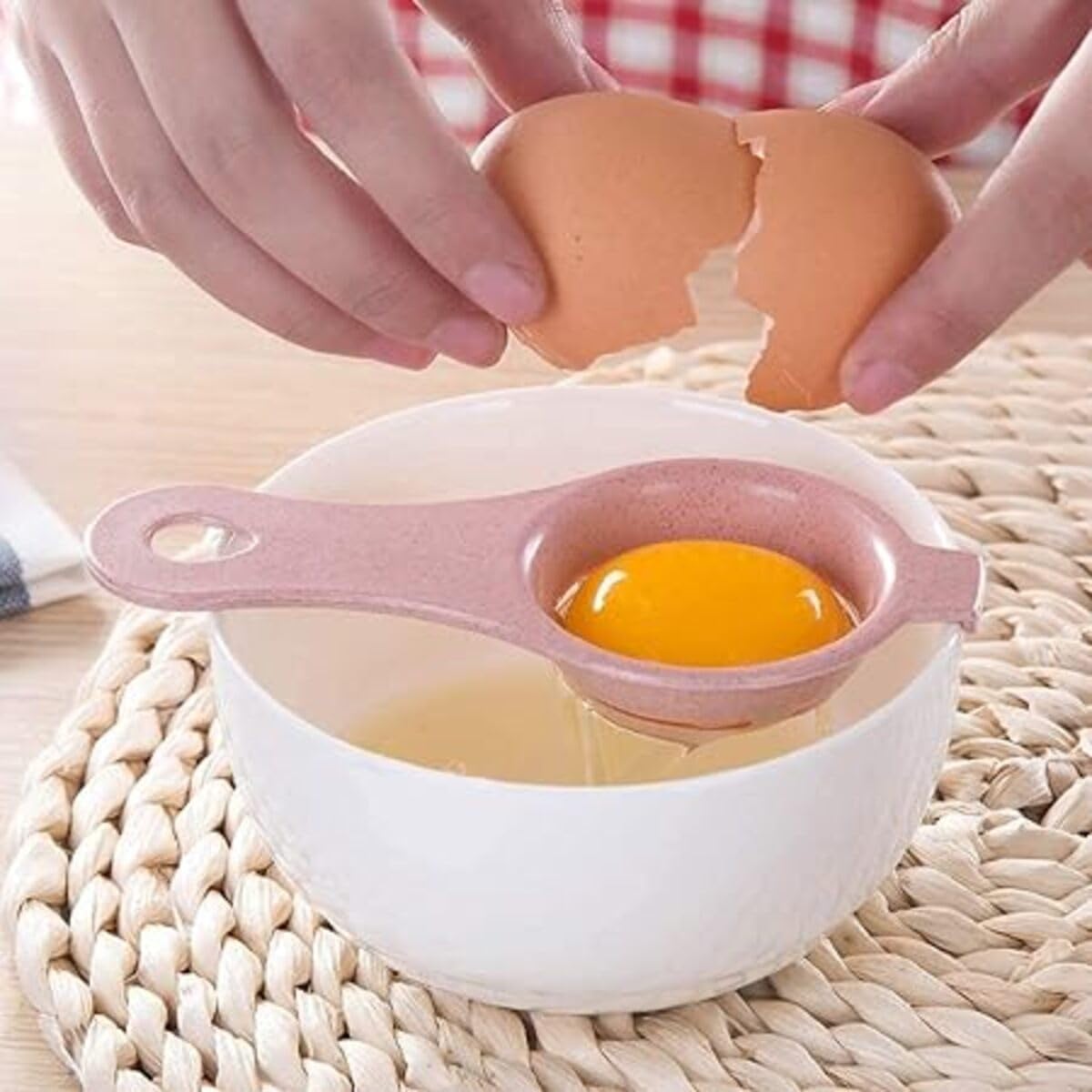 Separate Egg yolks & Whites Easily with This Handy Kitchen Gadget – Ideal for Baking & Cooking! Pack of 1